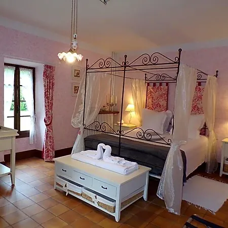 Moulin De Benedicty Bed & Breakfast 3*